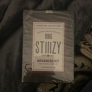 Black Edition StiiizyAdvanced Kit battery